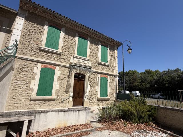 Maison T4 de 121 m2 avec cour et garage