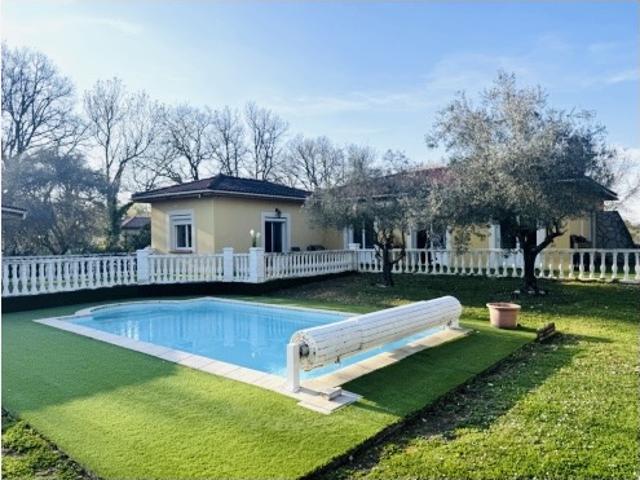 MAISON T4 DE 152M2