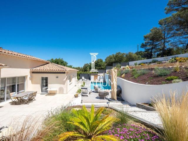 Maison T4 de 2016 233m² sur terrain de 1000m²