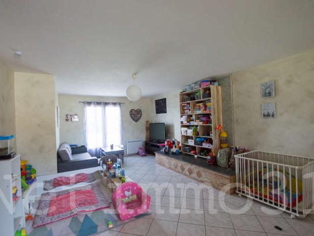 Maison T4 de 91 m² avec garage sur un terrain de 800 m² Nous Contacter
