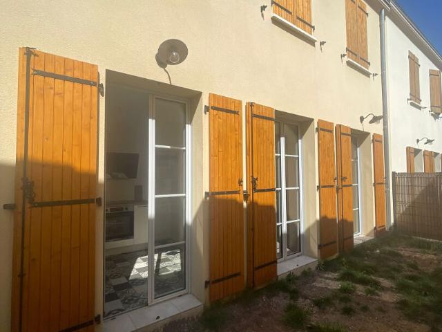 Maison T4 de 94 m2 à Léognan avec jardin et garage