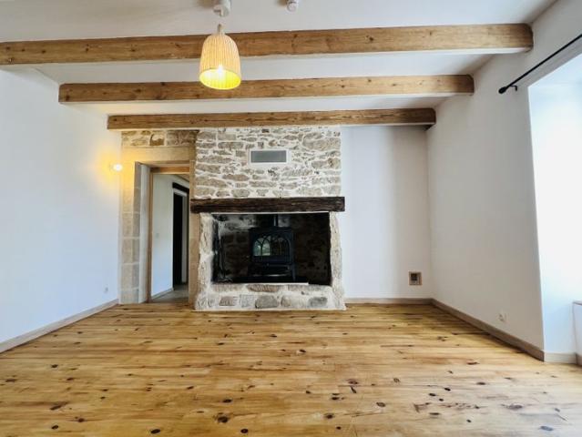 Maison T4 de 98 m² Avec Terrasse et Jardin Bourg Plozevet