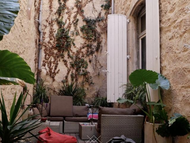Maison T4 de charme Hyper centre de Béziers 124 m2 avec garage et patio