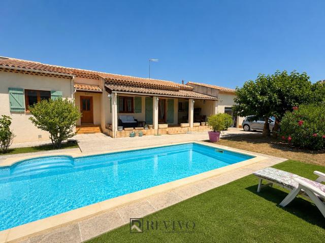 Maison T4 de plain pied 117 m2 avec garage, dépendance et piscine Saint Maximin