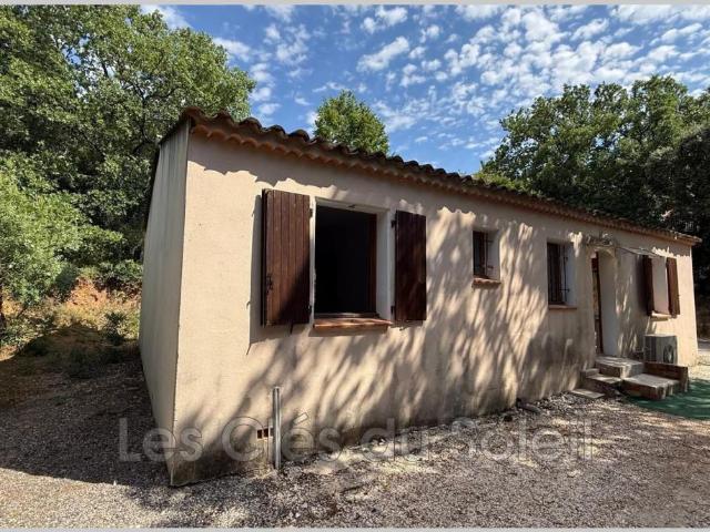 Maison T4 de plain pied avec garage sur 750 m² de terrain –