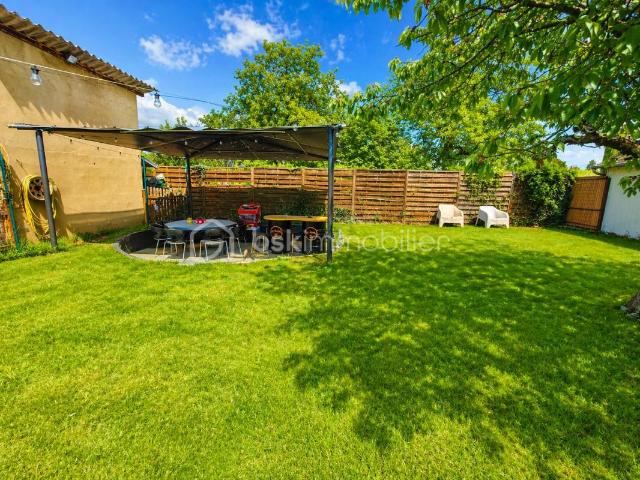 Maison T4 de plain pied avec jardin et grand garage – Secteur calme