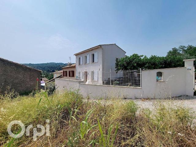 Maison T4, LE PLAN DU CASTELLET, 700m2 de terrain, terrasses cui