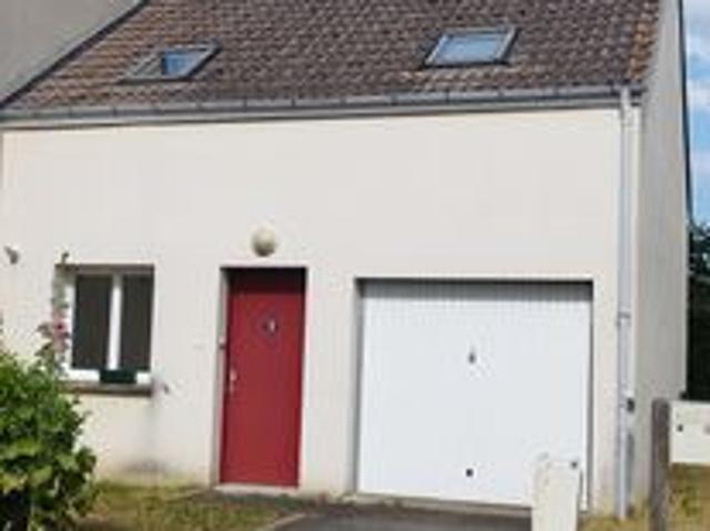 Maison T4 moderne avec jardin et garage à vendre à Souppes sur Loing