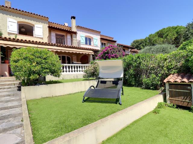 Maison T4 mitoyenne avec jardin et vue mer