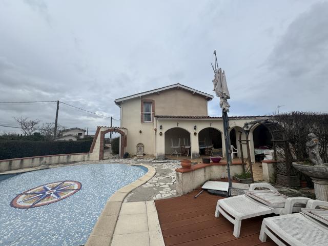 Maison T5/6 200m2hab. Terrain 1600m2 avec piscine