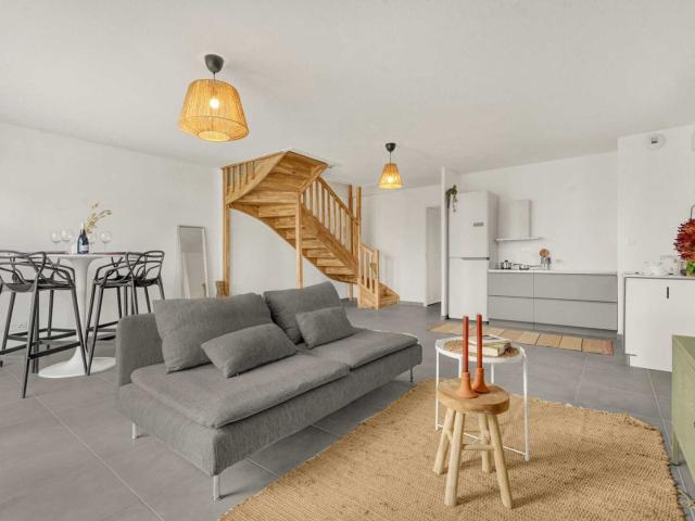 MAISON T5 110m2 2 GARAGES