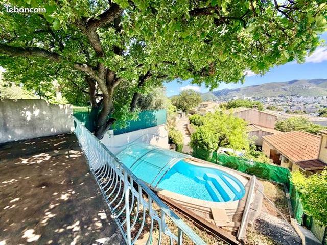 Maison T5 130m² Piscine Garage Calme Vue