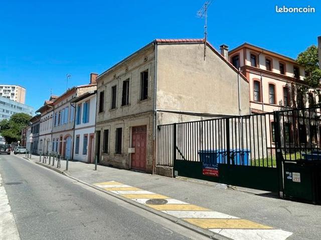Maison t5 130m² rue des arcs st cyprien 499000 euros fai