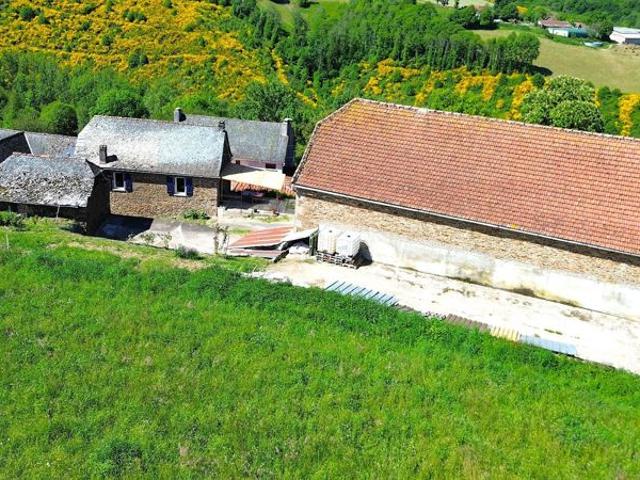Maison T5 146 m² + grange de 300 m² + 7.35 ha