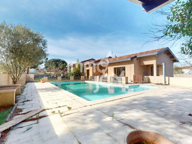 Maison T5 150m2 avec piscine et garage sur un terrain de 2681m2