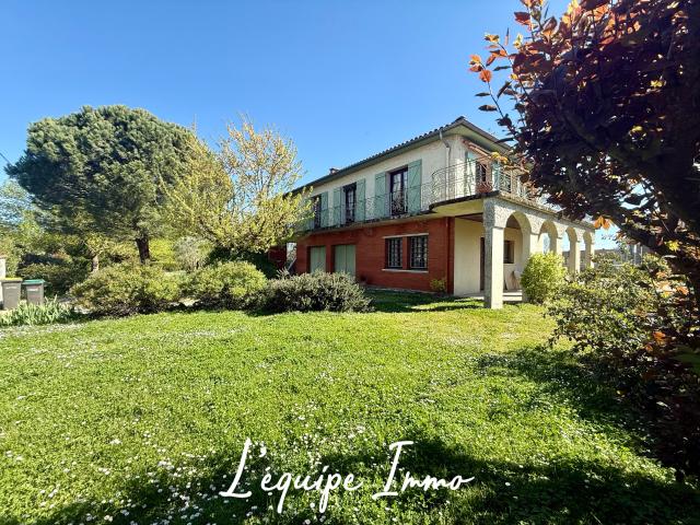 MAISON T5 200M2 AVEC GARAGE ET HANGAR INDÉPENDANT