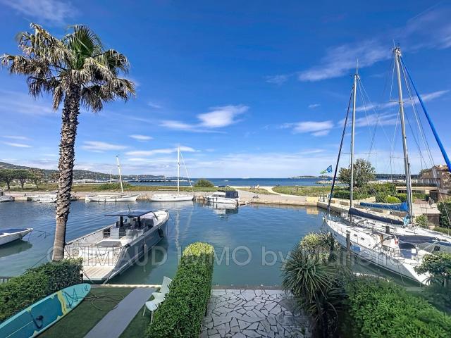 Maison t5 avec amarrage et vue mer panoramique. 83m² Grimaud