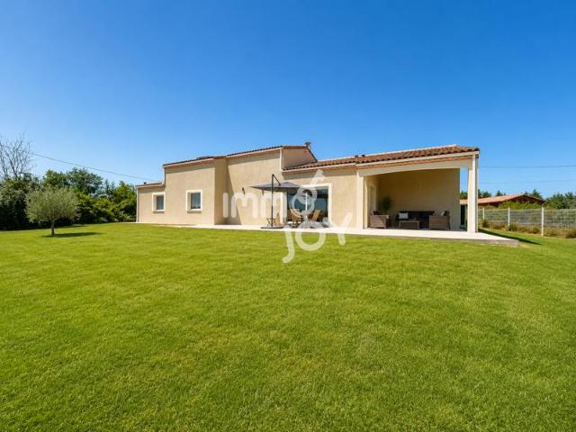 MAISON T5 AVEC MEZZANINE + GARAGE AVEC JARDIN CLOTURe ET CLI