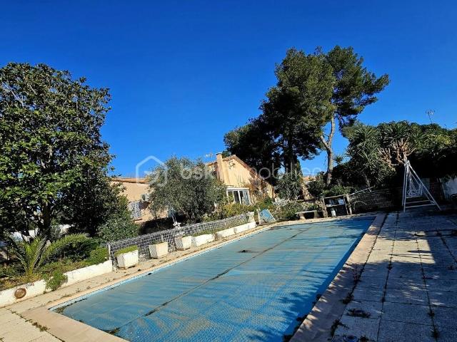 Maison T5 avec piscine et 3 dépendances pour rendement locatif