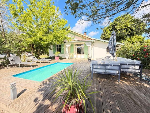 Maison T5 avec piscine sur grand terrain à vendre au Port de La Teste De Buch