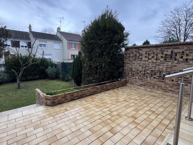 MAISON T5 + GARAGE EN SOUS SOL COMPLET SECTEUR REIMS HAUBETTE