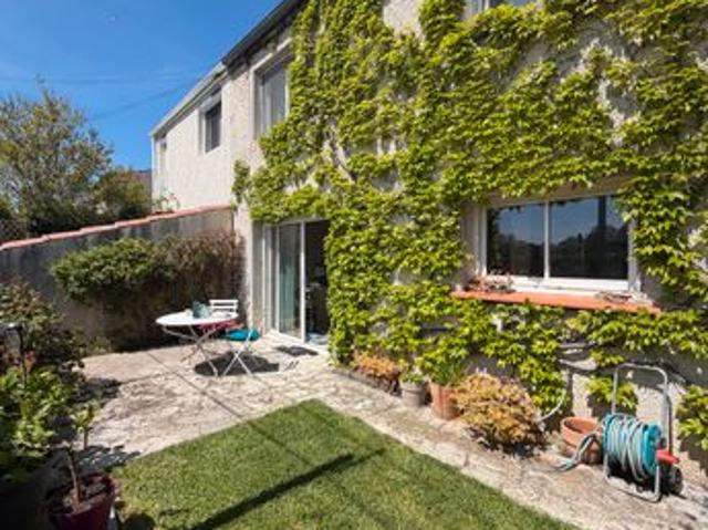 Maison T5 de 120m² sur 212m² de jardin