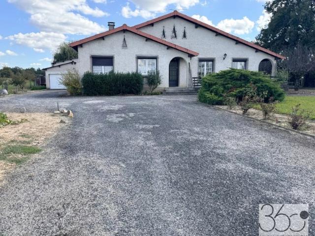 maison T5 de 154 m2 Avec double garage sur parc de 3925m2