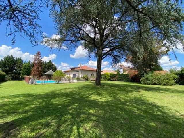 Maison T5 de 292 m2 avec piscine et terrain de 2000 m2