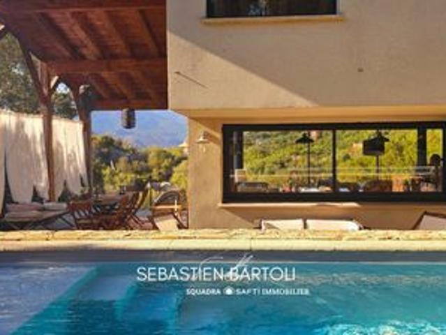 Maison T5 de charme 113m2 avec vue montagne et piscine