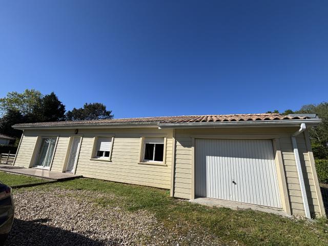 MAISON T5 DE PLAIN PIED AVEC GARAGE ET JARDIN