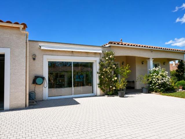 Maison T5 de plain pied Montlegun grand garage