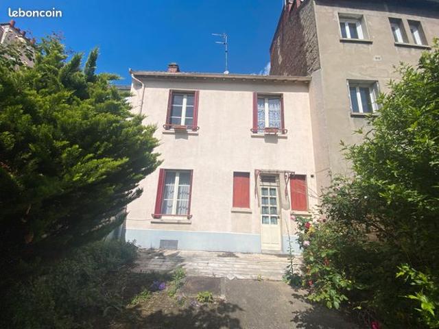 Maison T5 édifiée sur 213 m² de terrain
