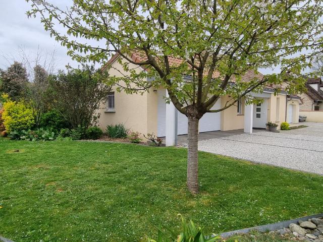 Maison T5 Idron avec double garage + atelier