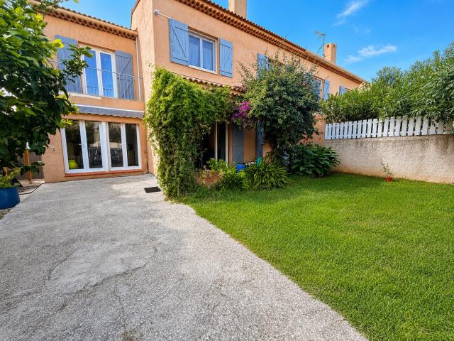 Maison T5 meublée de 100 m2 avec jardin, terrasse et jacuzzi
