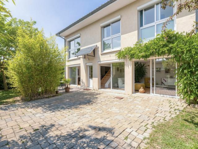 CRAPONNE Maison T5 de 125 m2 calme et lumineuse