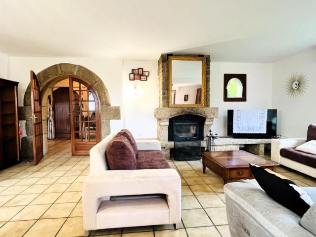 Maison T5Bis meublé de 148 m² avec Terrasse, Jardin et Sous sol intégral QUIMPER