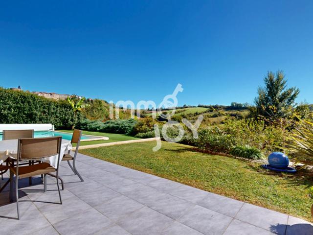 Maison T6 164m2 sur 1601m2 terrain avec piscine, vue Pyrénée