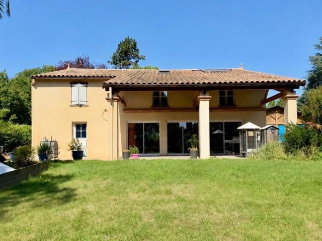 MAISON T6 240 M2