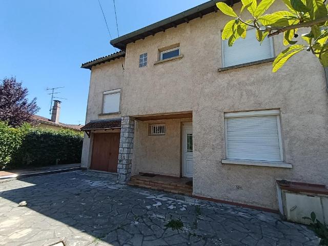 MAISON T6 A ETAGE AU CALME, QUARTIER RECHERCHE