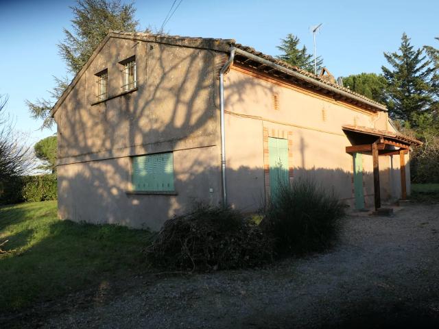 MAISON T6 A RENOVER SUR BELLE PARCELLE