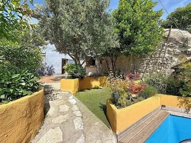 Maison T6 atypique + studio indépendant, terrasse, jardin et piscine hors sol