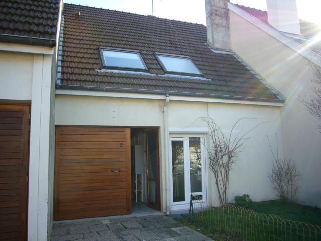 Maison T6 avec jardin et garage/ Saint Brice Courcelles