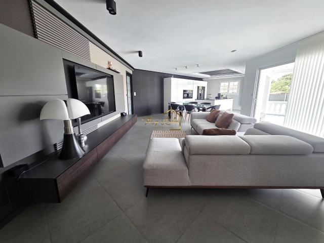 Maison T6 de 165 m2 au calme