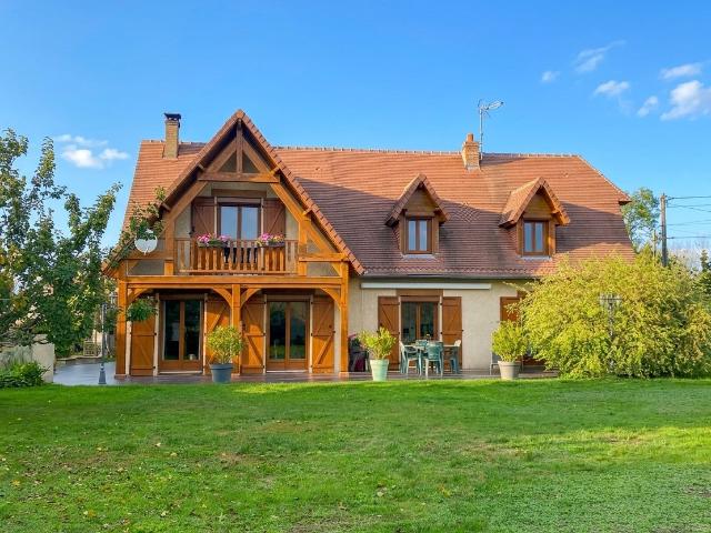 Maison T6 de 180m2 sur un terrain de 2559m2