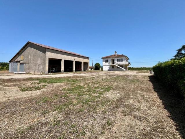 Maison T6 de 181.68 m² et Dépendances de 450 m²