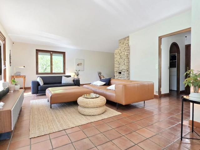 Maison T6 exposée plein sud sur près de 8 000 m² à Monnetier Mornex