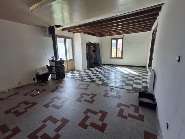 Maison T7 154 m2 Courtisols REF 796