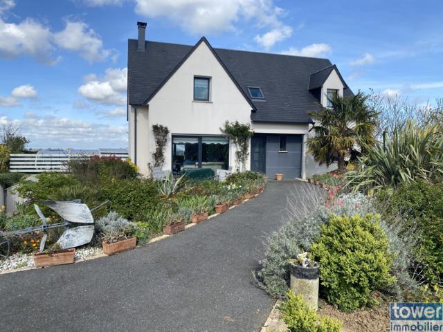 Maison T7 avec 5 chambres sur terrain de 1000 M2