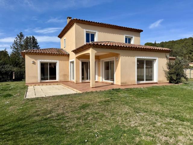 MAISON T7 AVEC PISCINE A VENDRE SUR CABRIES