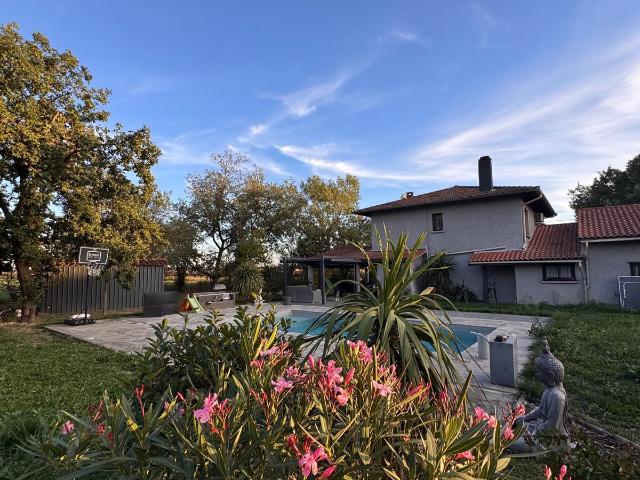 Maison T7 d'exception de 206m2 avec jardin et piscine à Muret